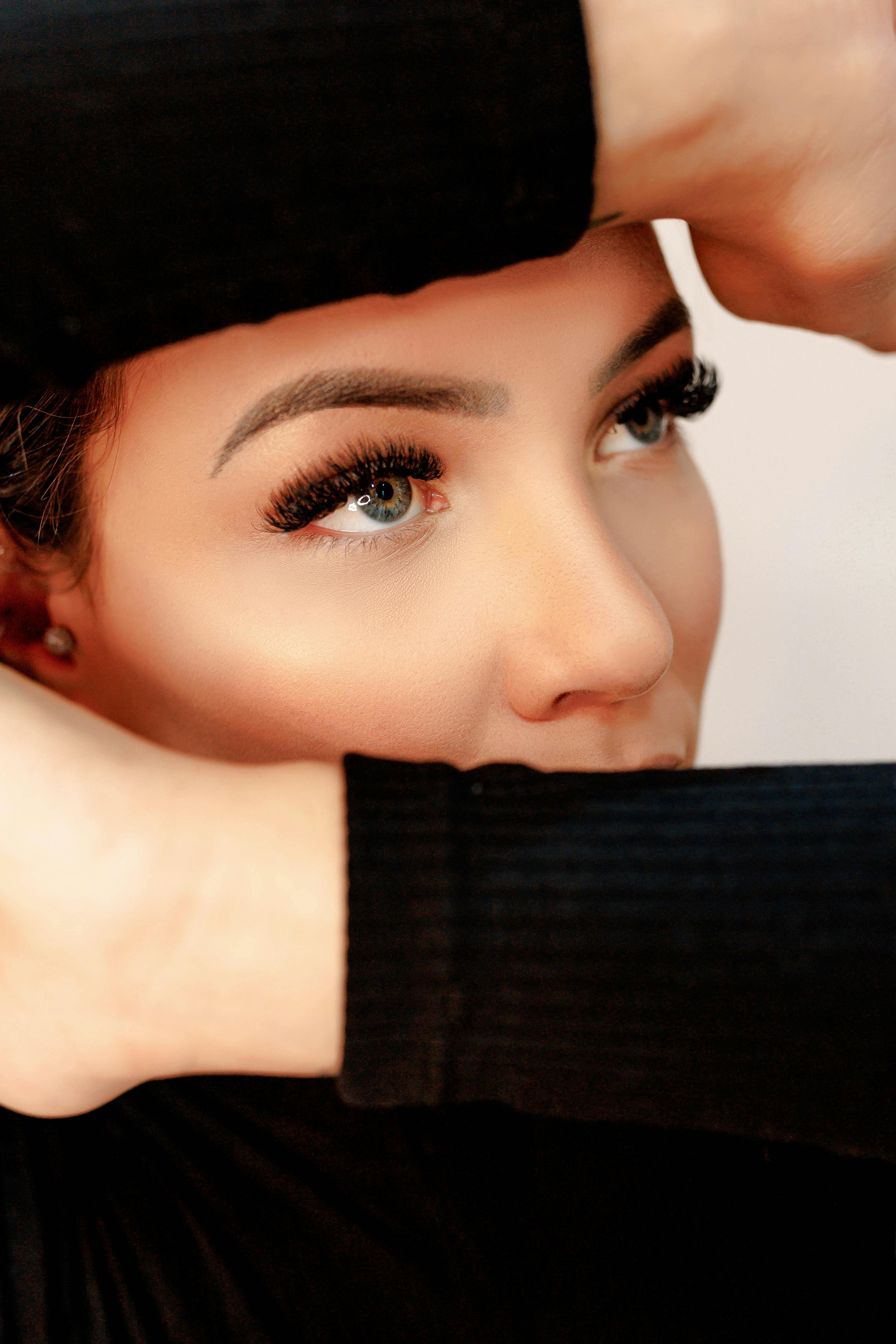 Pestañas y Cejas
